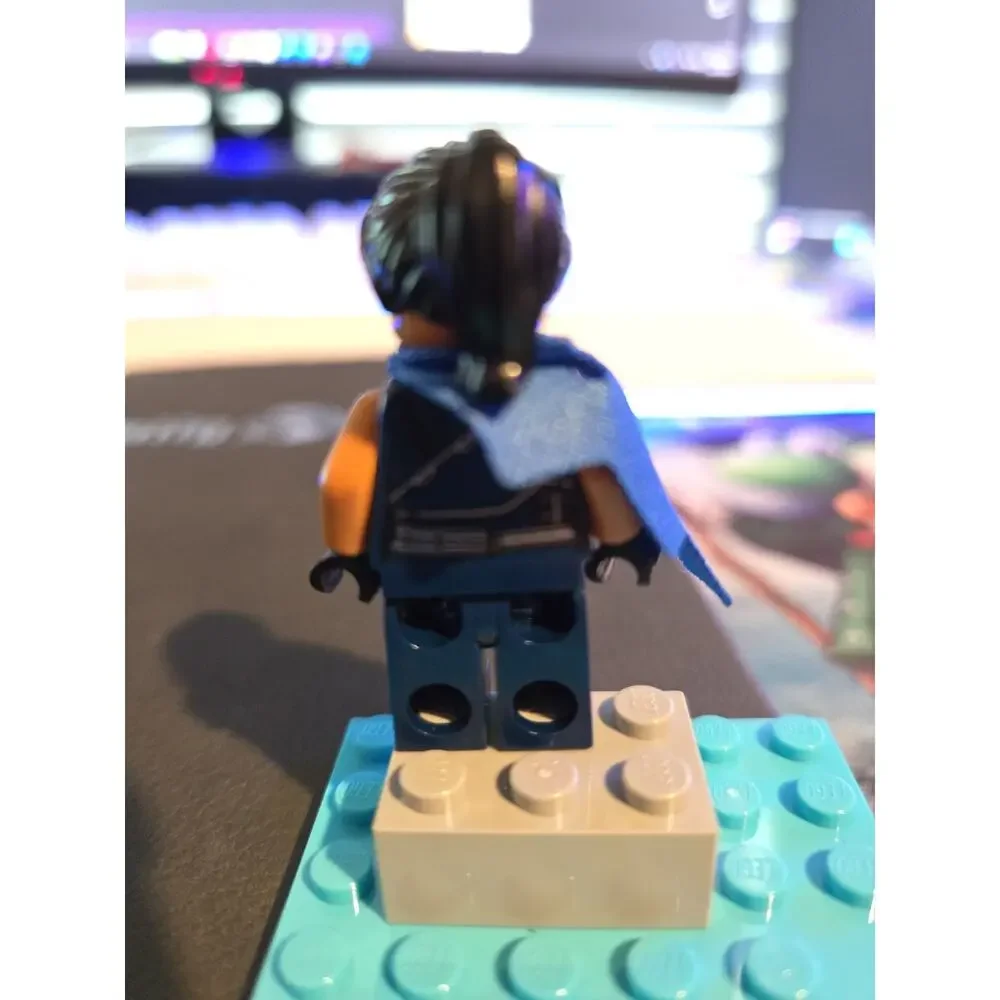 LEGO Valkyrie Minifigure Marvel Super Heroes ~ 76084 sh407 Thor Ragnarok 2017 - Picture 2 of 2